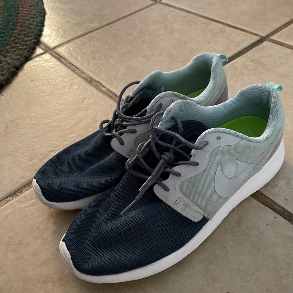 Men’s Nike Rosh - Picture 4 of 5